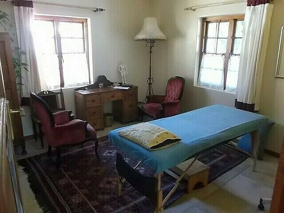 Treatment room at Shaul Freedman's acupuncture clinic in Lansdowne Cape Town